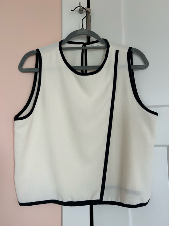 Zara Tops - Zara White Sleeveless Contrast-Trim Top size L